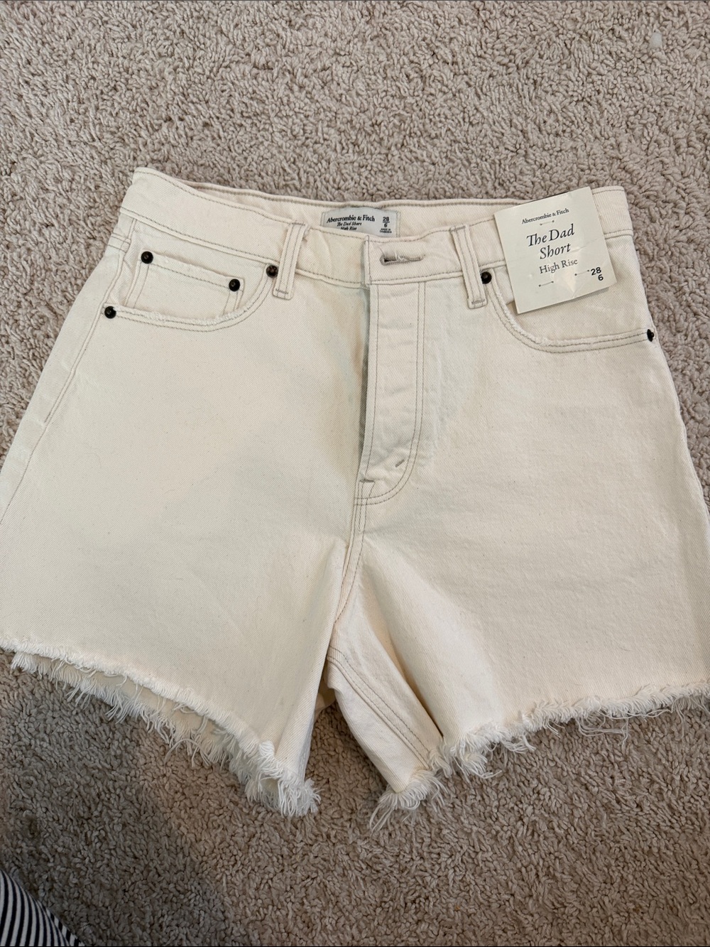 Abercrombie & Fitch Off-White The Dad Short High Rise